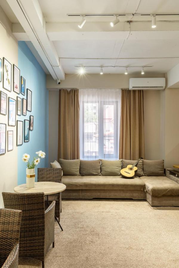 Bodo Hostel Бишкек Екстериор снимка